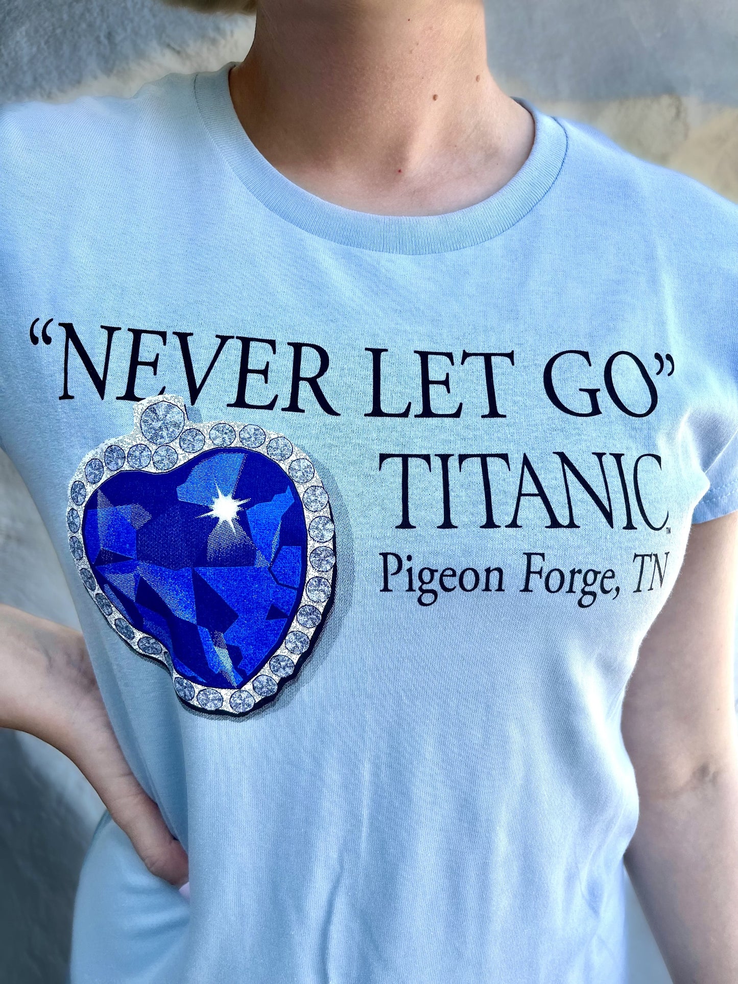 "Never Let Go" Titanic Blue Heart Ladies T-Shirt