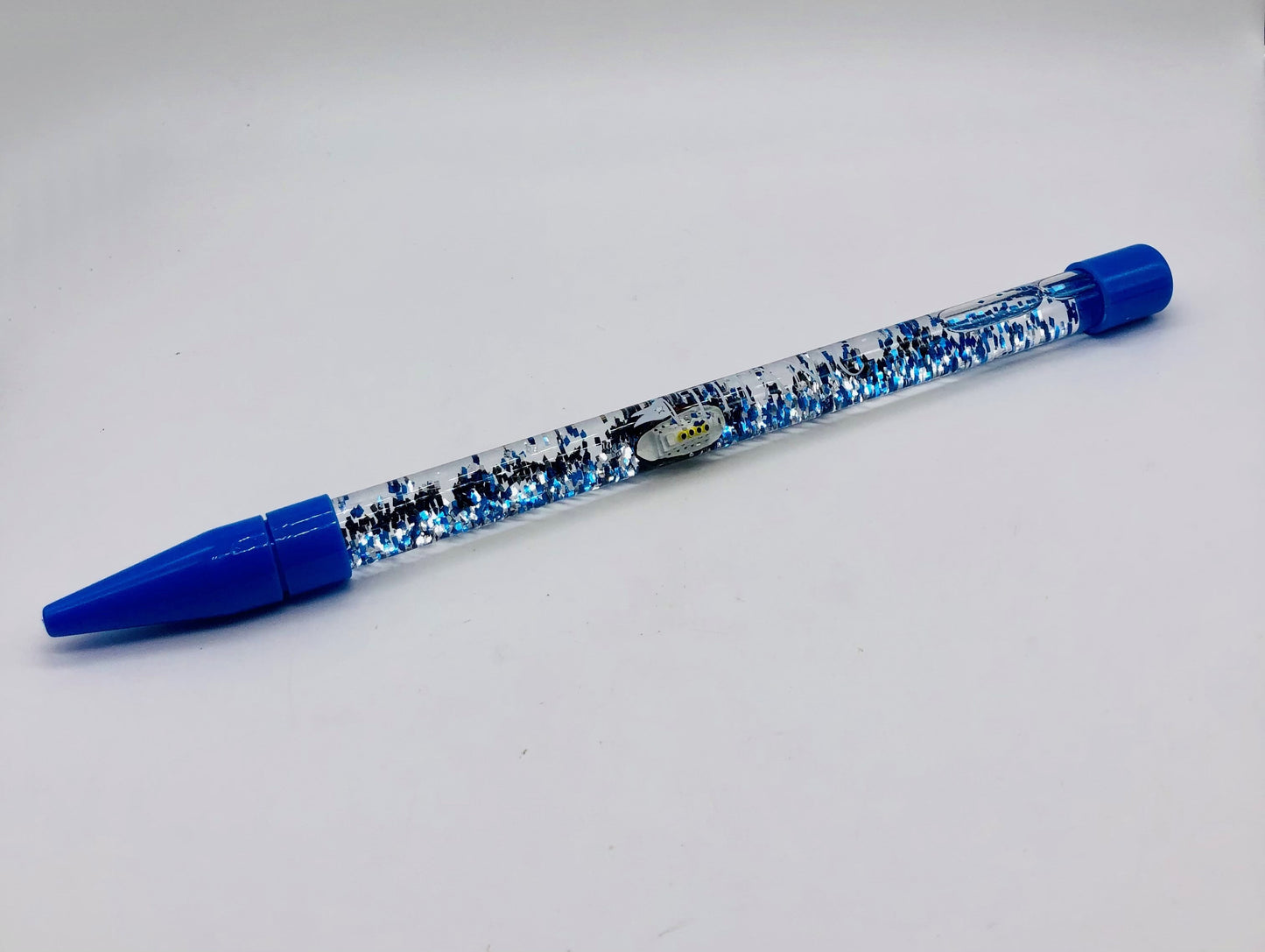 Jumbo Pen with Floating Titanic Inside