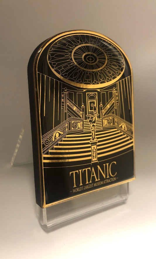 Metallic Arched Black Magnet