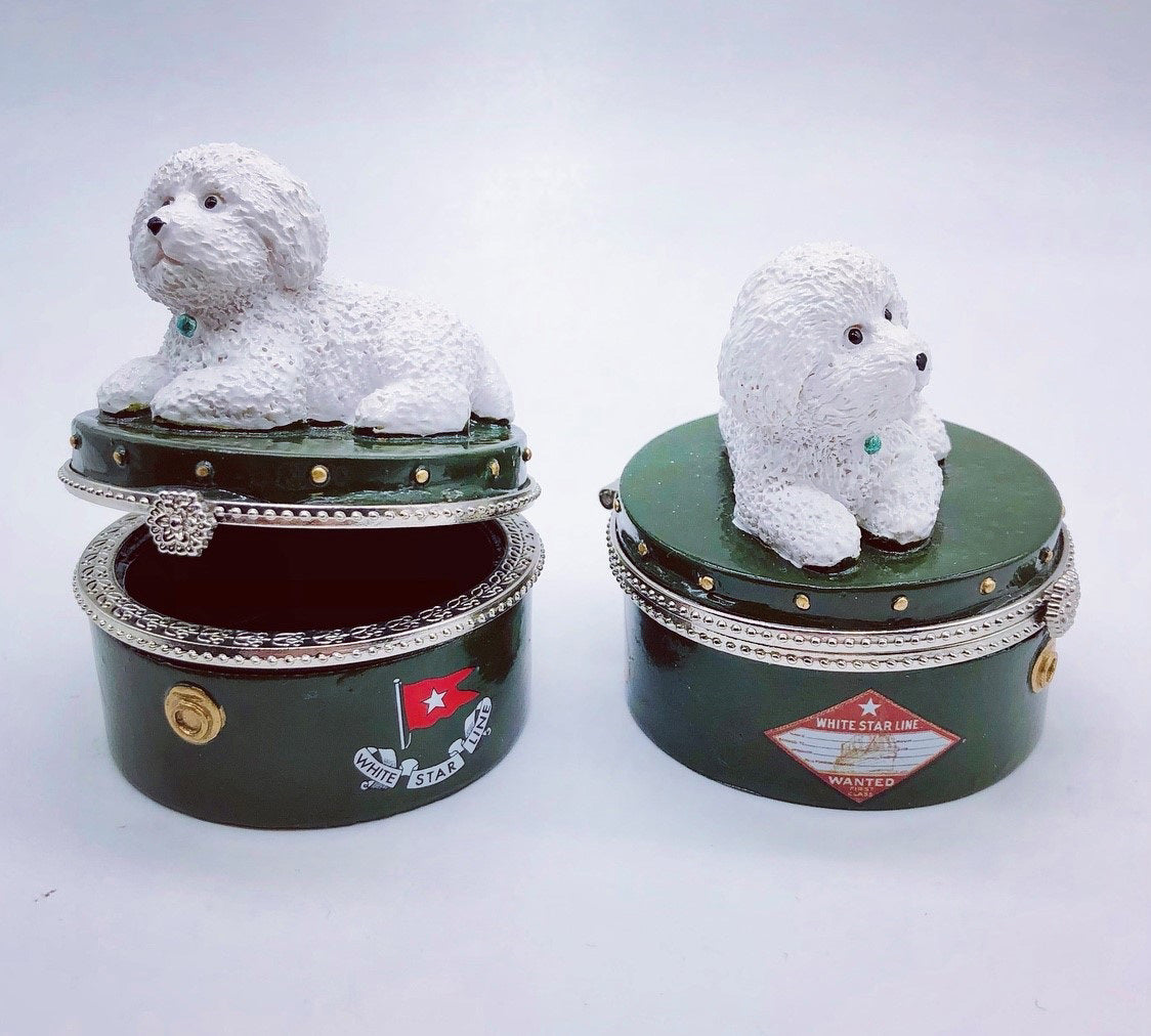 Trinket Box Frou Frou on a Trunk