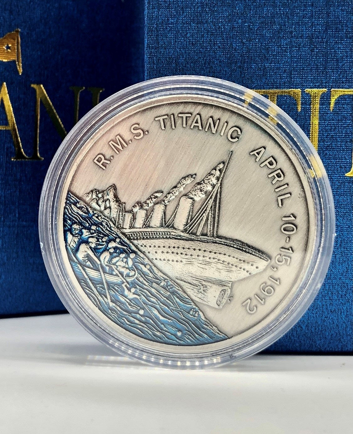 Titanic Two-Sided Collector Coin - Wreckage in Blue