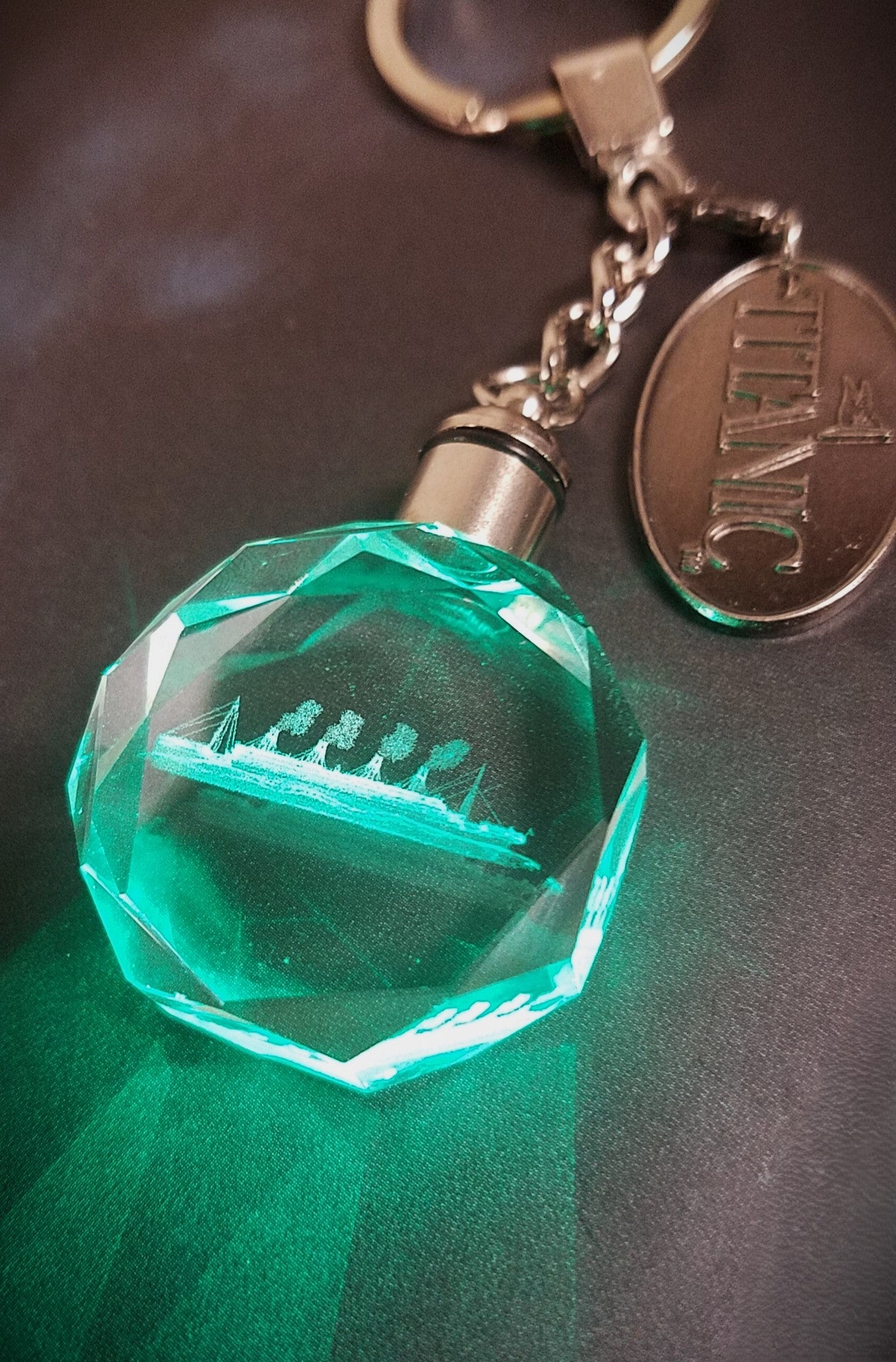LED Light-Up Titanic Ship Key Ring