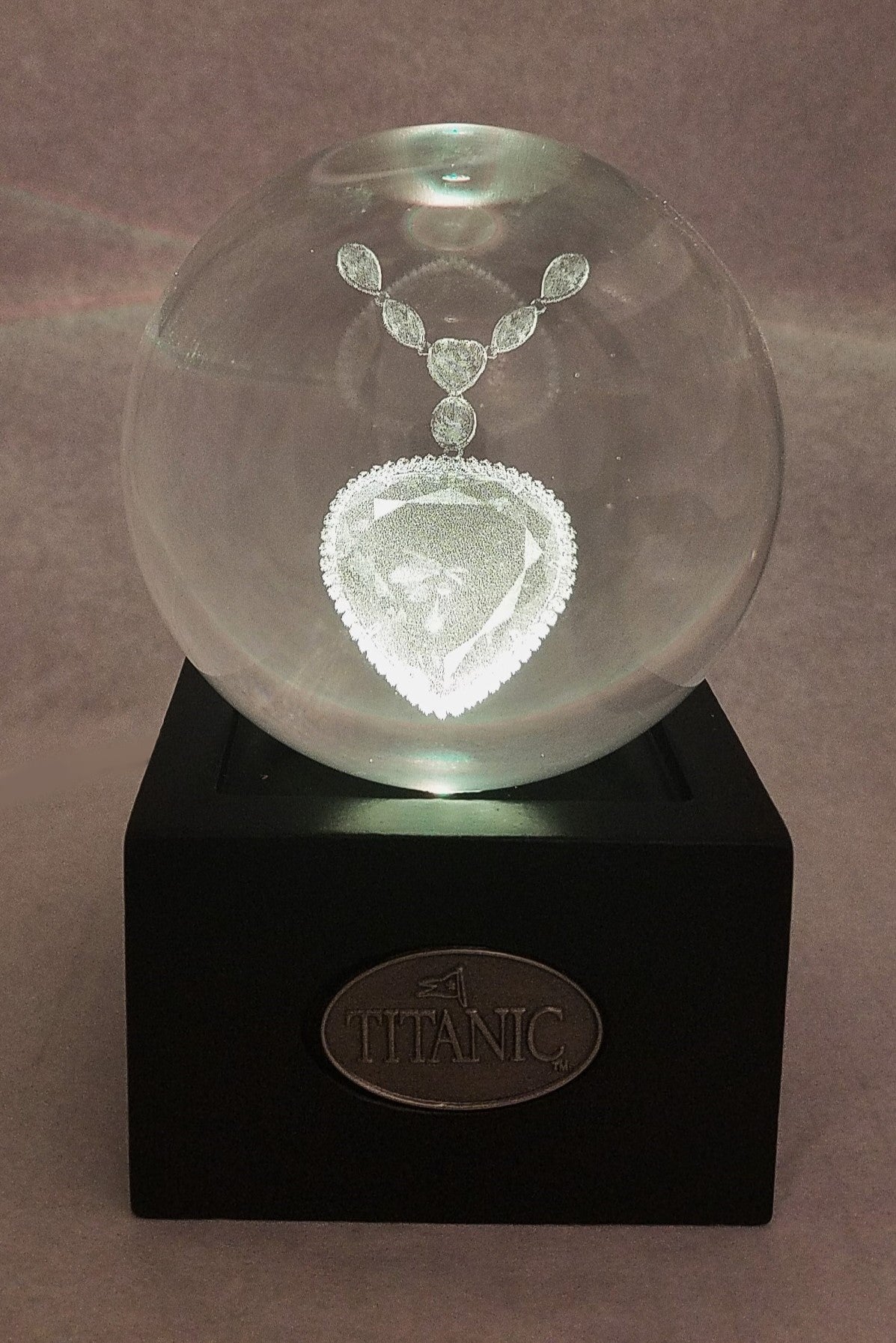 LED Light-Up Crystal Ball Titanic Heart