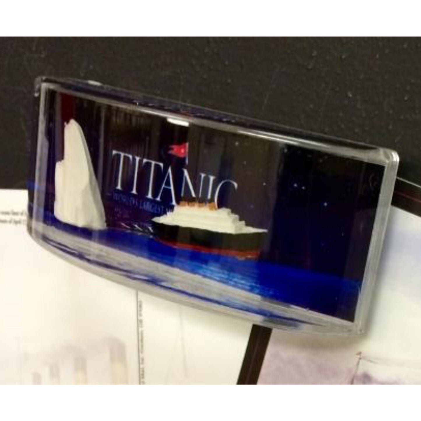 Titanic Night Liquid Motion Magnet