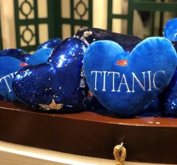 Titanic Heart Flip Sequin 9 Inch Pillow