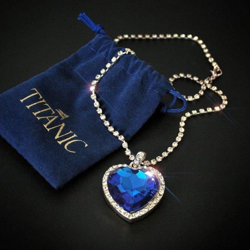 Cropped image of the same blue costume jewelry necklace