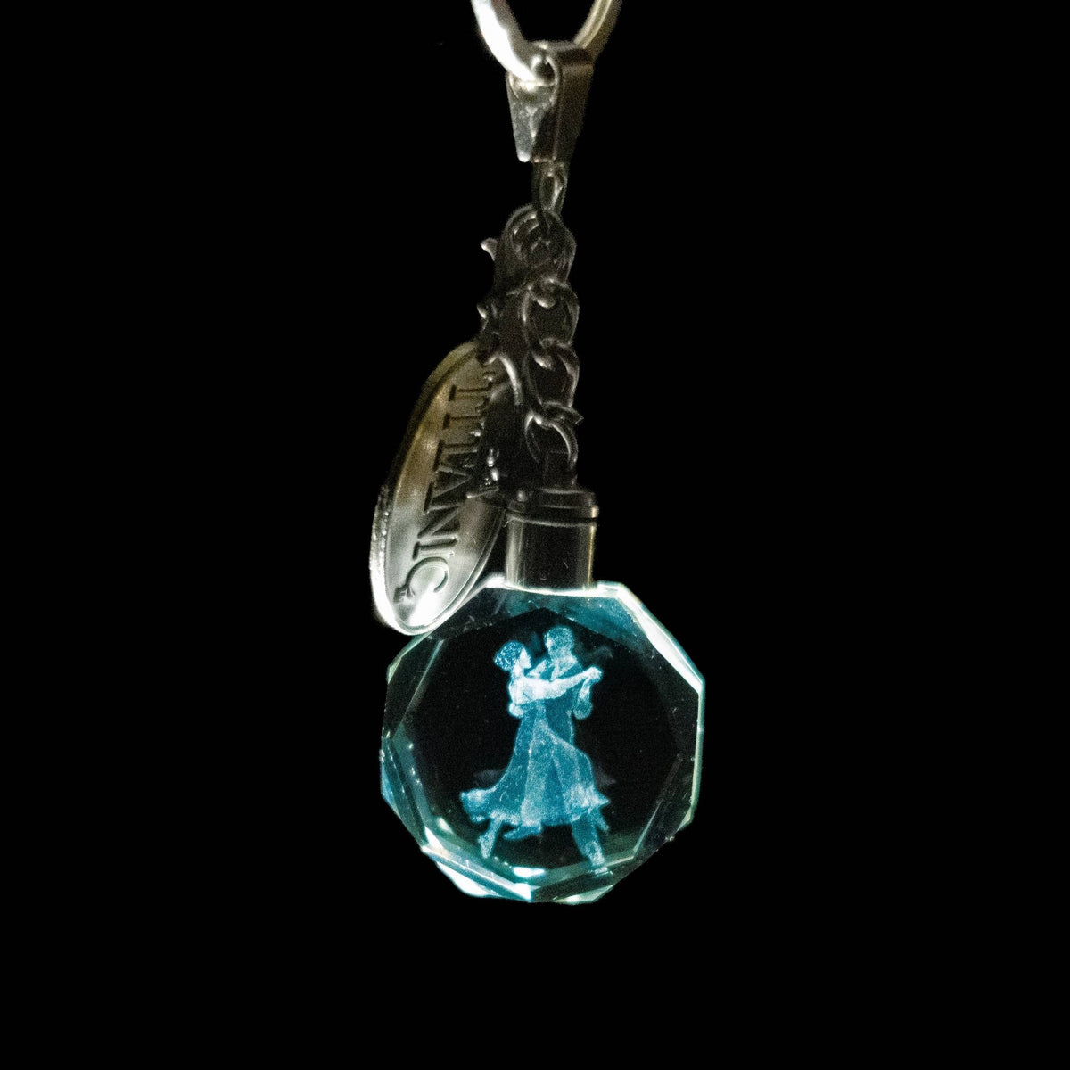 LED Light-Up Titanic Dancers Key Ring