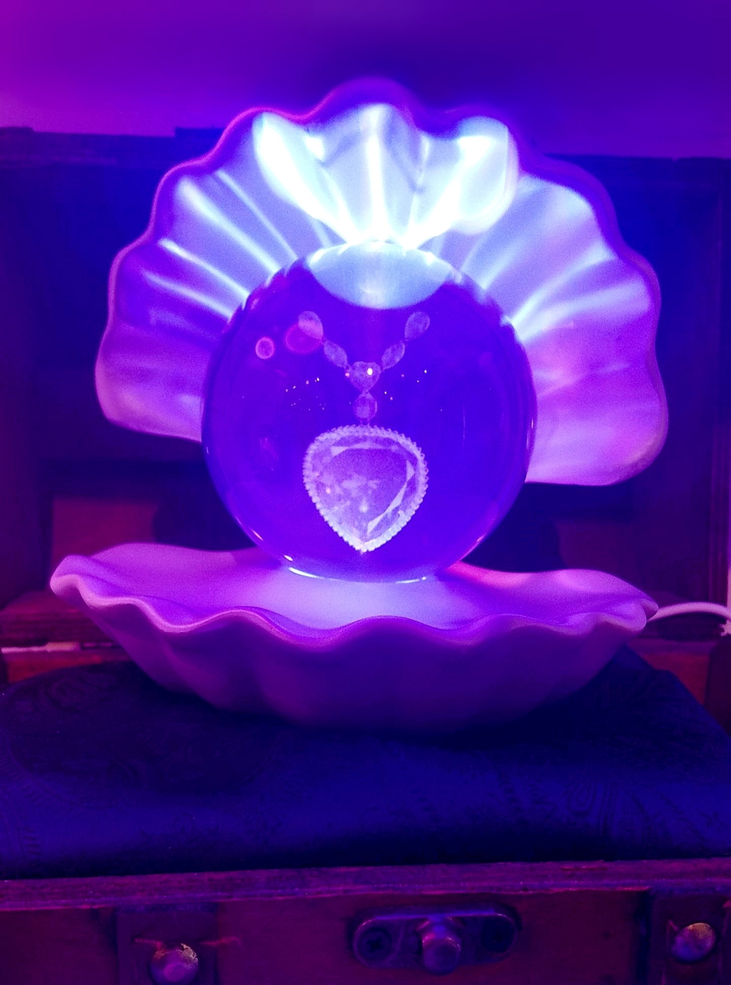 LED Light-Up Large Crystal Pearl Titanic Heart