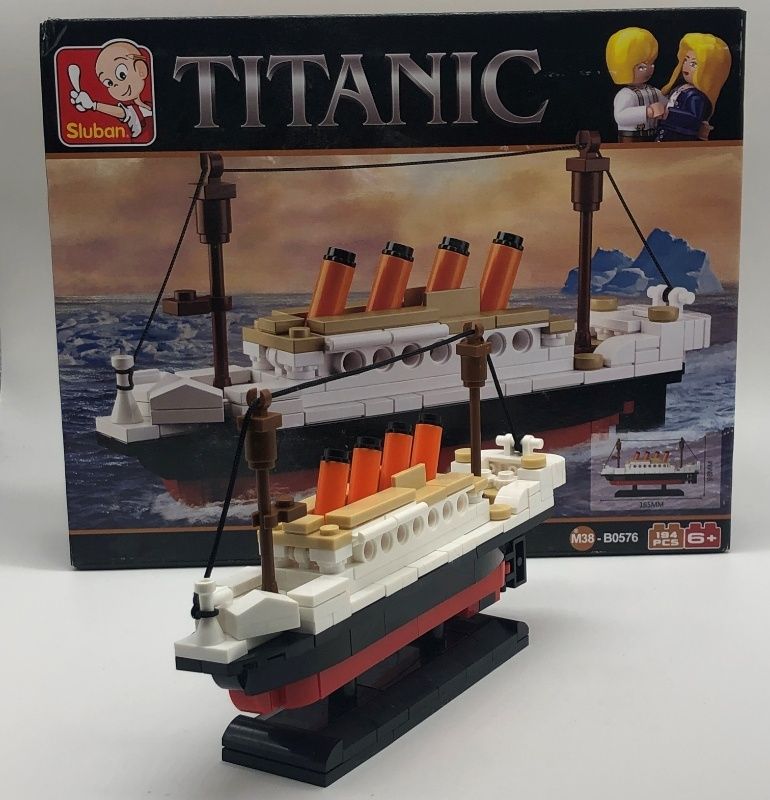 Small Titanic block kit with front of box.