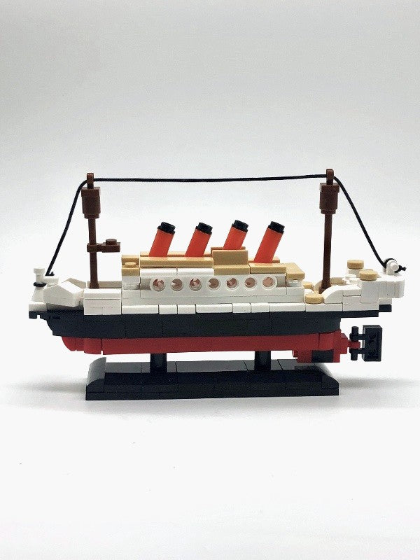 Side view of small Titanic block kit assembled.