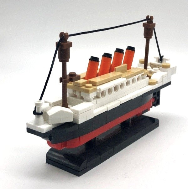 Assembled small Titanic block from an angle.