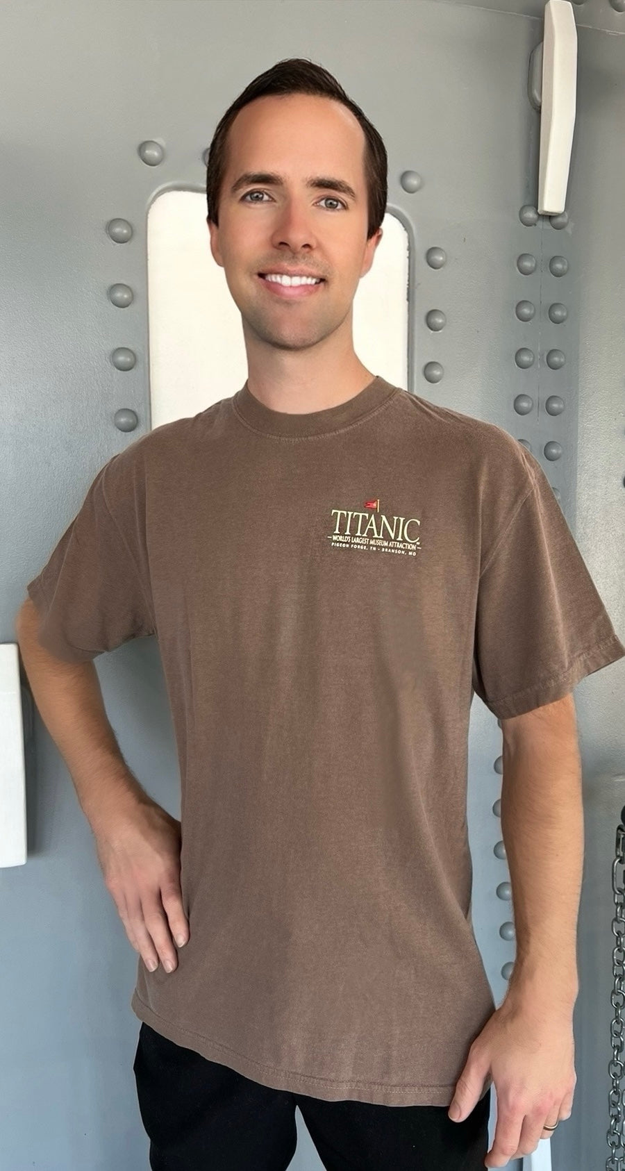 Titanic Queen of the Ocean Parchment Poster T-Shirt