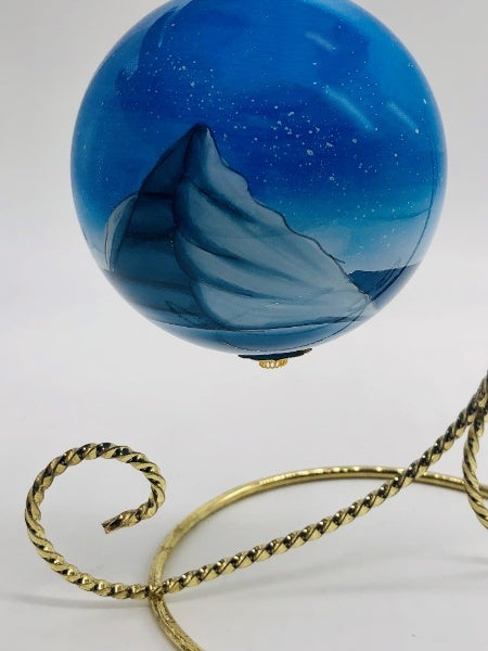 A closeup of the Iceberg painted on the opposite side of the ornament.