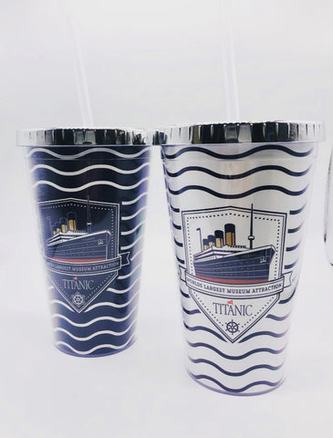 TITANIC WAVY CUP WITH STRAW IN NAVY OR WHITE
